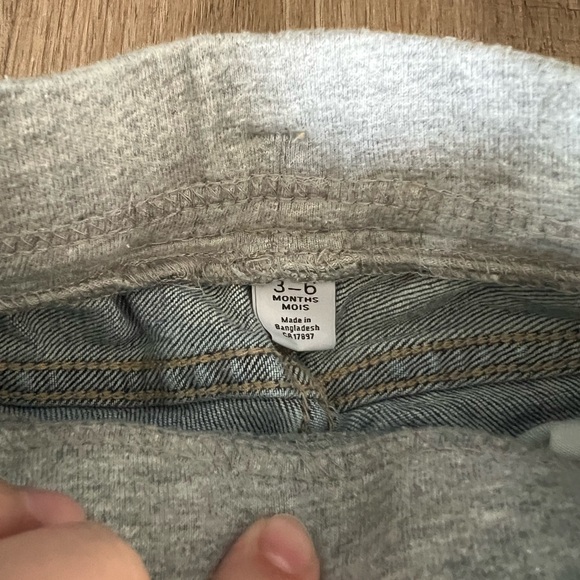 Baby gap jeans - Picture 2 of 2